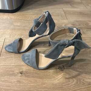 Banana Republic suede bow heels